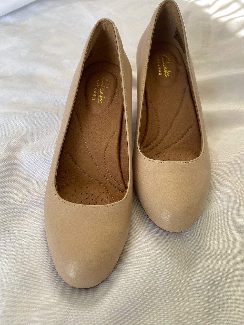 Clarks Beige Leather Rounded-Toe Comfort Flats